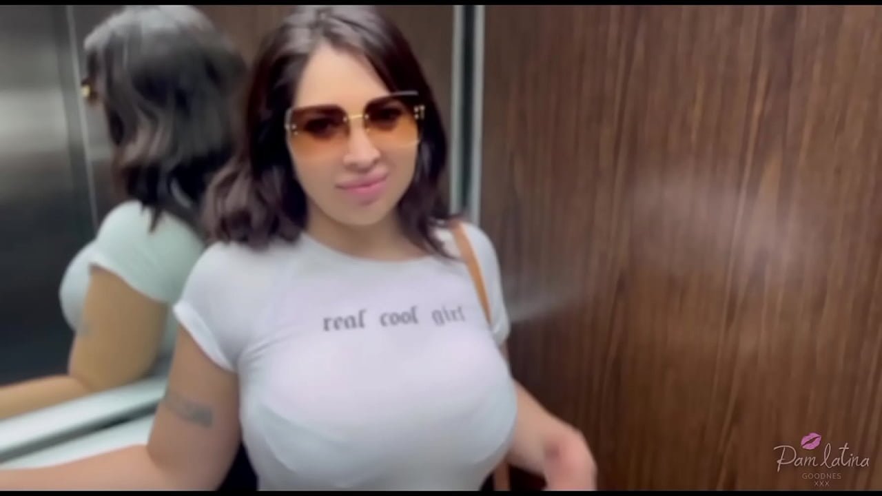 Ofrezco dinero a una culona y me la cojo en mi casa, full video en OF!